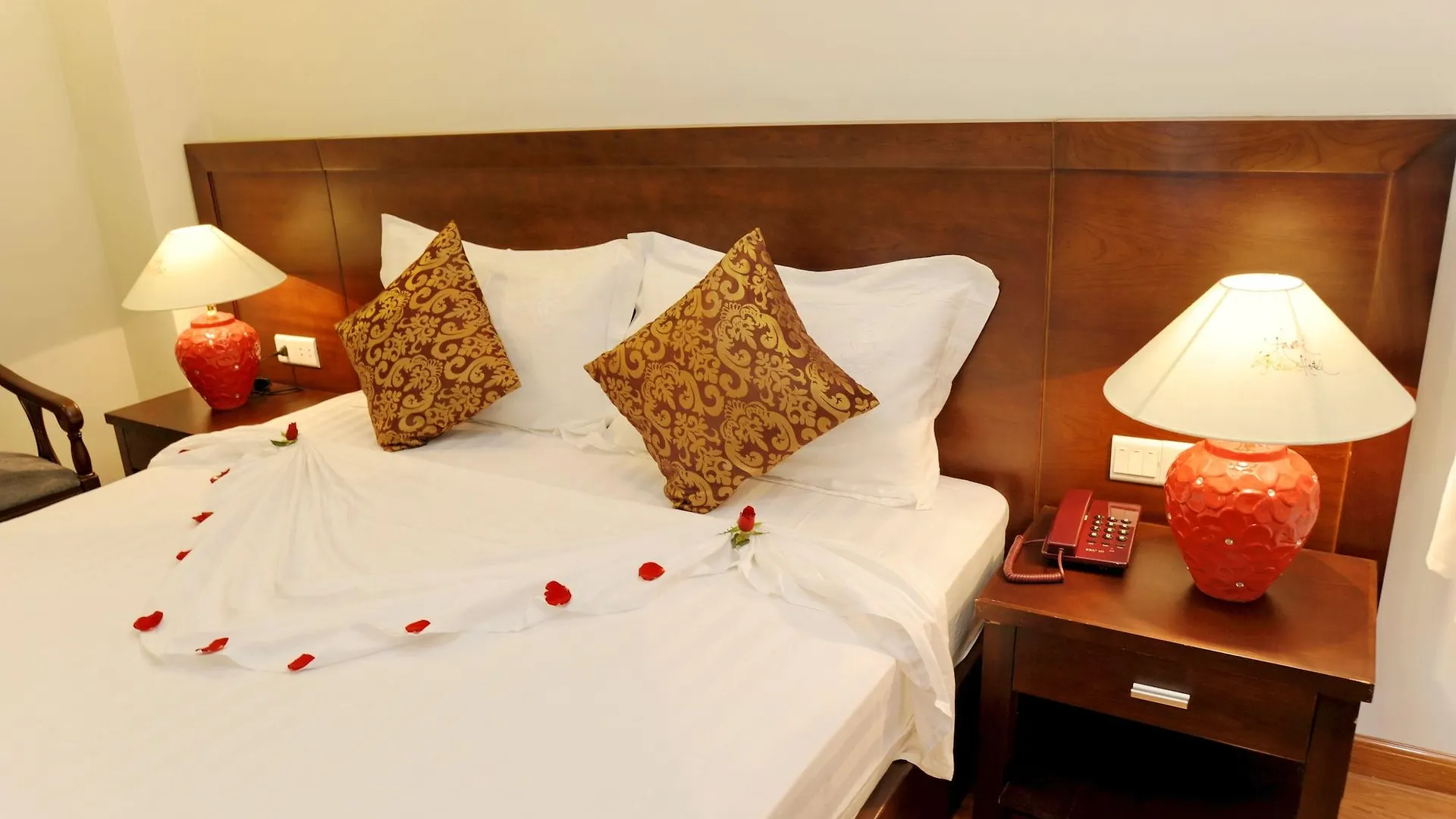 נה טראנג Hanoi Golden Hotel