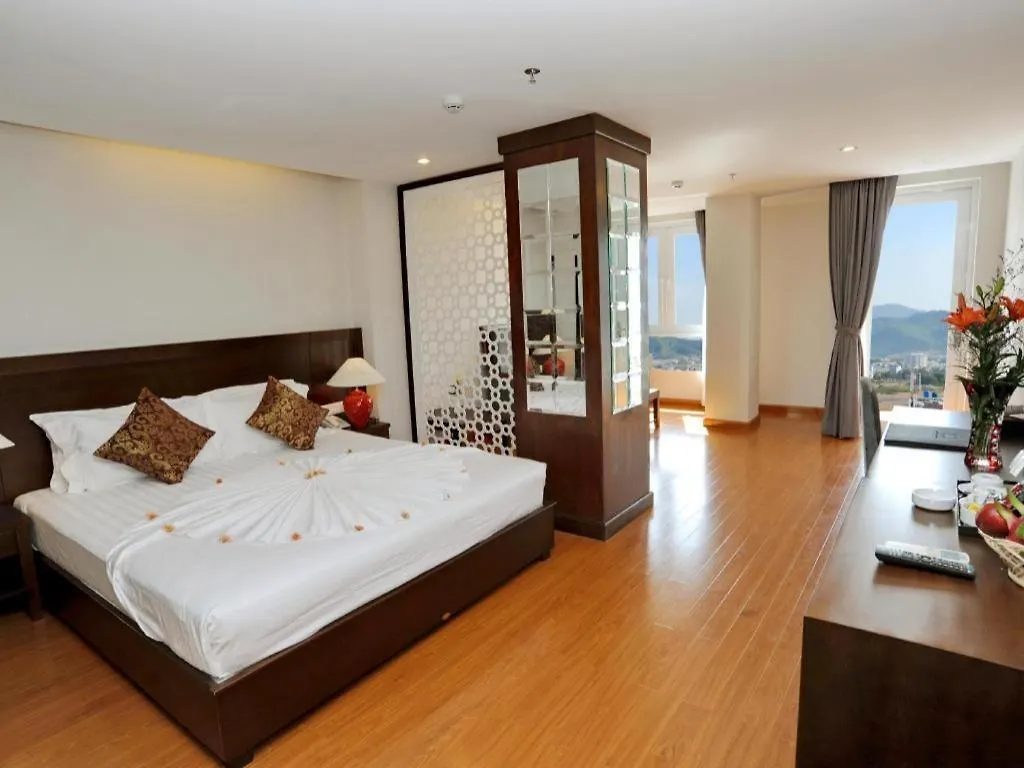 Hanoi Golden Hotel Нячанг